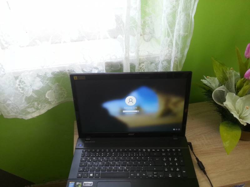 sprzedam Laptopa Acer