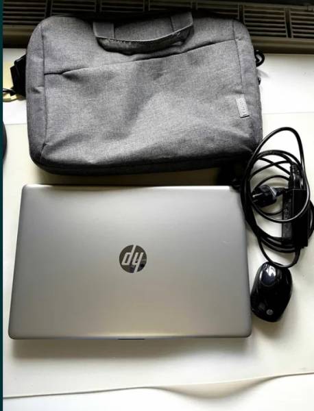 Sprzedam używanego laptopa