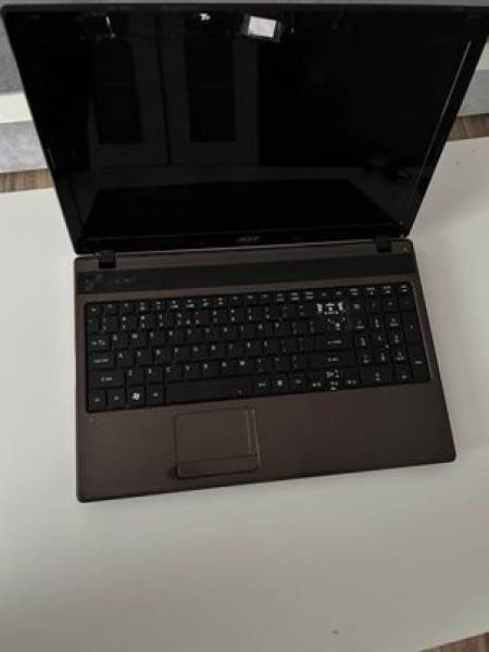 Sprzedam uszkodzony Laptop