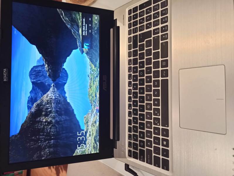 sprzedam laptop asus